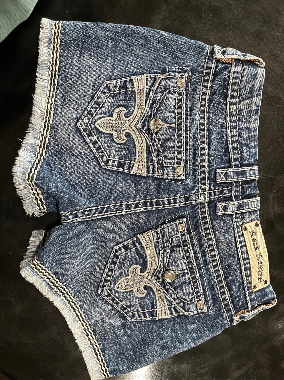 Rock Revival Latvia Easy Straight Shorts size 25
